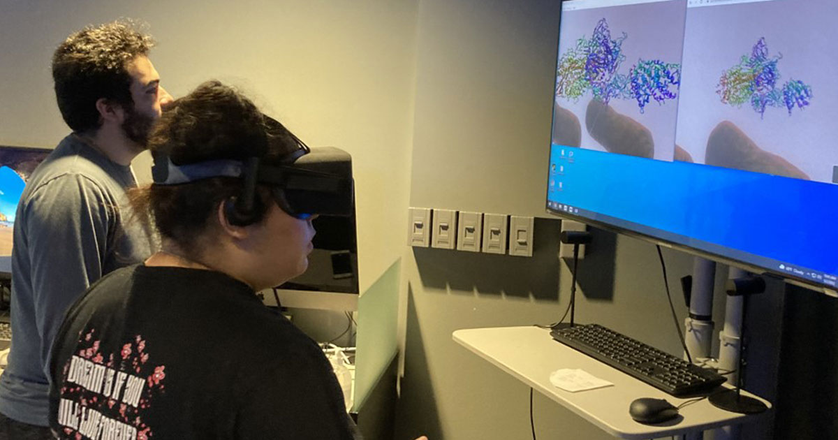 Chemistry Professor Introduces Innovative Pedagogy by Utilizing Virtual Reality