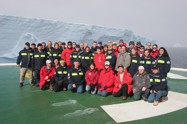 ship crew, scientist and teacher teams from Sweden, Chile, and U.S. on the heli-deck of ODEN