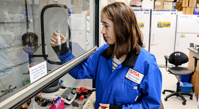 Lauren Wolff monitoring formation of nanoparticles